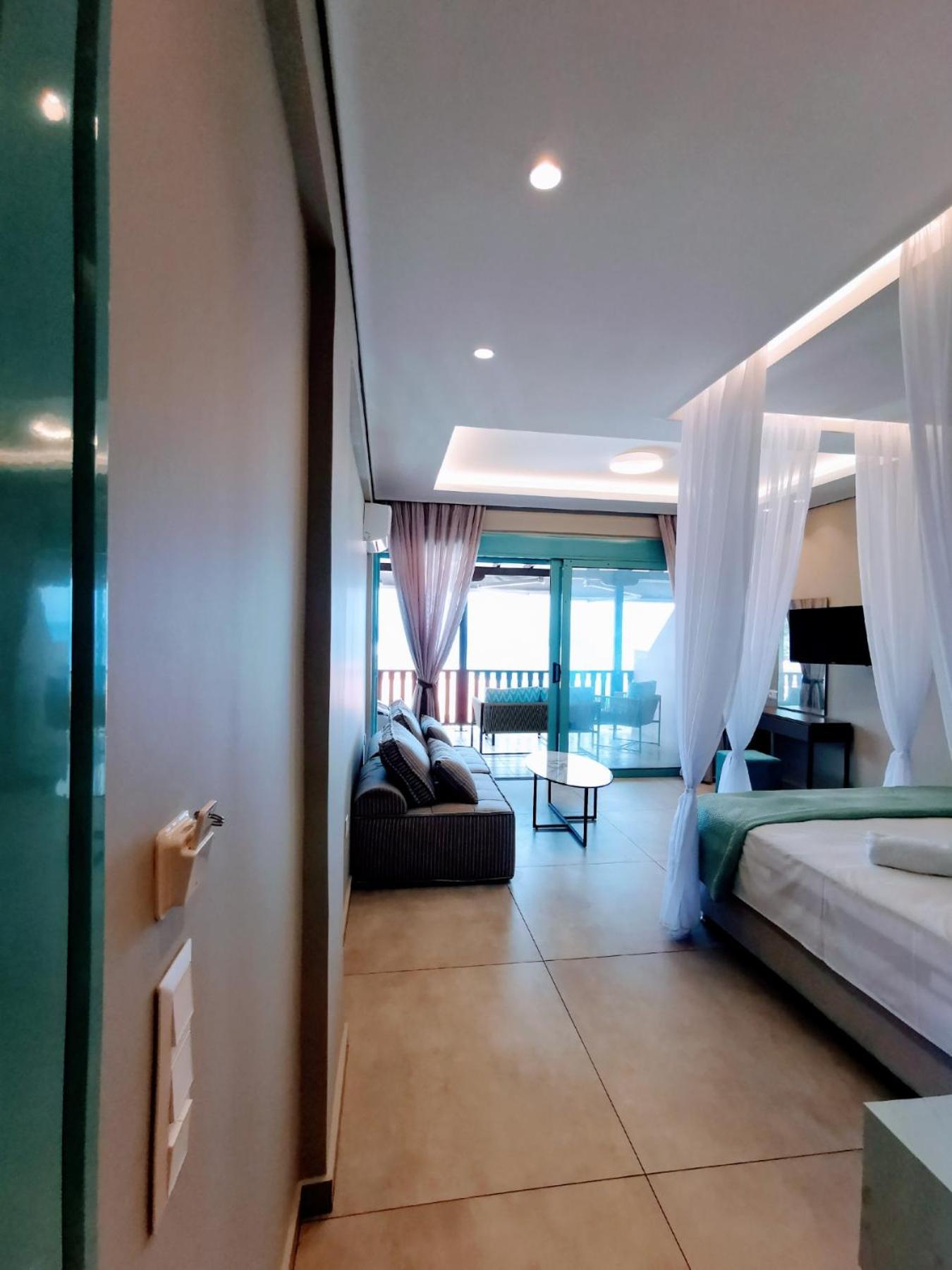 The Ionian View Aparthotel Áyios Nikítas Екстериор снимка